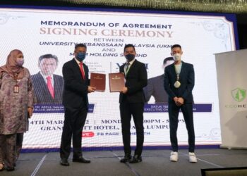 MAJLIS pertukaran dokumen kerjasama antara MJHM Holdings dan Universiti Kebangsaan Malaysia di Kuala
Lumpur, kelmarin.