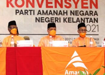 MOHAMAD Sabu menyempurnakan perasmian Konvensyen Amanah Kelantan Kali Keenam 2021 di Kota Bharu, Kelantan, hari ini. - FOTO/ZULHANIFA SIDEK