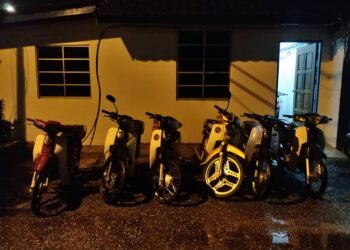 TUJUH motosikal ditunggang kumpulan remaja yang berkonvoi pulang ke Melaka disita dalam Op Samseng Jalanan di Lebuhraya Pantai Timur 2 (LPT2) Ajil di Hulu Terengganu, semalam. 