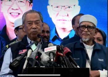 BUKAN masanya untuk mengangkat panji kerajaan PH, PN atau BN., Ini adalah Kerajaan Gabungan Rakyat Malaysia. - GAMBAR HIASAN