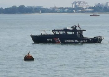 PASUKAN Maritim Malaysia Pulau Pinang  mengaktifkan operasi SAR selepas seorang nelayan dilaporkan hilang ekoran bot yang dinaiki terlanggar sebuah boya di Jeti Swettenham Pier, Georgetown, Pulau Pinang semalam.