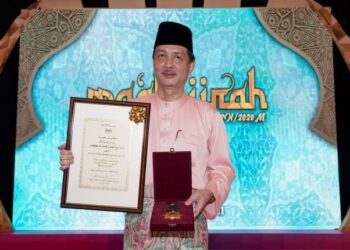 Ketua Pengarah Kesihatan Malaysia, Tan Sri Dr. Noor Hisham Abdullah menerima Anugerah Tokoh Maal Hijrah dalam Majlis Sambutan Ma’al Hijrah Peringkat Kebangsaan Tahun 1442H/2020M di Masjid Negara, tahun lalu.