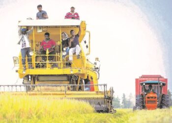 KEMAJUAN sektor pertanian memerlukan penggunaan teknologi sesuai termasuk yang menjimatkan tenaga buruh.