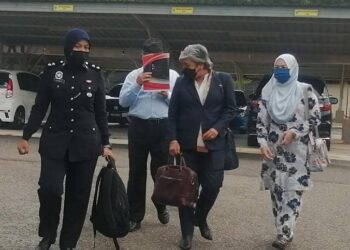 AMINUDDIN Jusoh@Yusof didakwa atas lima pertuduhan mencabul tiga kakitangan wanita sebuah sekolah di Mahkamah Majistret Kuala Berang, Hulu Terengganu, Terengganu. - NOOR HAYATI MAMAT