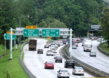 Aliran trafik lancar pada hari pertama Hari Raya Aidilfitri.