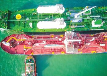 PENYELESAIAN bunkering LNG terbaharu itu direka untuk menarik pasaran end-to-end. – GAMBAR PETRONAS