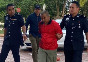 AHMAD Paijan Abd. Rashid hadir ke Mahkamah Majistret di Kuantan, Pahang, semalam. – FOTO/NORHAFIZAN ZULKIFLI