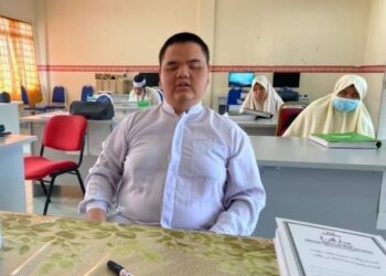 TAN Mike Foong berjaya menghafaz 30 juzuk al-Quran selepas dua tahun mengikuti pengajian di Darul Quran Jakim, Kuala Kubu Baharu, Selangor.