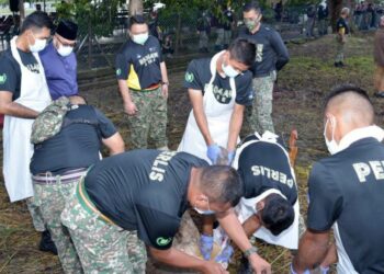 TUANKU Syed Faizuddin Putra Jamalullail berkenan menghadiri Majlis Ibadah Korban Peringkat Rejimen 504 Askar Wataniah (R504AW) di pekarangan Platun Kenderaan, Kem Bukit Keteri, Beseri, Padang Besar, Perlis, hari ini.