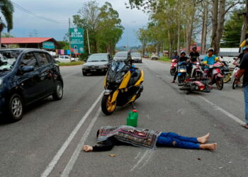 MANGSA disahkan meninggal dunia di tempat kejadian selepas motosikal ditungganginya hilang kawalan di Jalan Guar Cempedak-Yan di Yan.