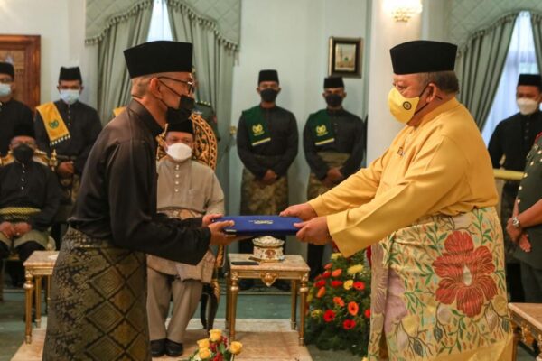 Cikgu Shukri Angkat Sumpah MB Perlis Ke-8