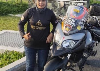 NURUL Izah Abd. Wahab memulakan kembara solonya ke seluruh Semenanjung yang bermula dari Temerloh Titik Tengah Semenanjung Malaysia (TTMS) di Temerloh, Pahang hari ini.