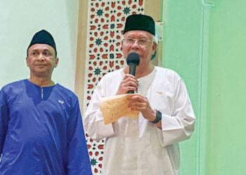 Najib Tun Razak melafazkan sumpah  laknat menafikan pembabitan beliau dalam penyelewengan kes SRC International di Masjid Jamek Kampung Baru, Kuala Lumpur, malam kelmarin.