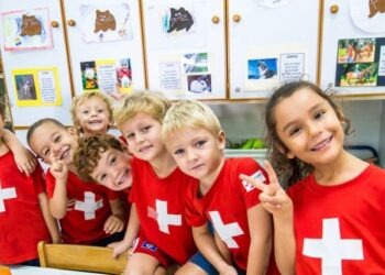 Ada pihak mahu kerajaan mencontohi sistem persekolahan di Switzerland semata-mata mahu mempertahankan kewujudan sekolah vernakular di negara ini. – GAMBAR HIASAN/SUMBER INTERNET