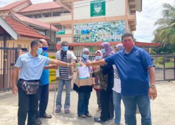 SEBAHAGIAN ibu bapa dan alumni Sekolah Kebangsaan (SK) Assumption, Butterworth, Pulau Pinang menubuhkah satu tabung khas bertujuan ‘membeli’ dan menyelamatkan sekolah berusia 89 tahun itu.