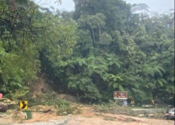 KEJADIAN tanah runtuh di Batu 25 dan Batu 26, Jalan Tapah-Cameron Highlands hari ini.