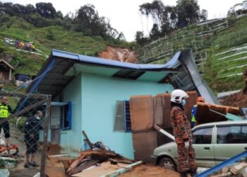 KEADAAN rumah mangsa yang maut tertimbus dalam kejadian runtuhan tanah berikutan hujan di Cameron Highlands hari ini. - UTUSAN