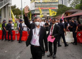 TIAN Chua hadir pada penamaan calon PRU15 di SMK Sentul Utama. - UTUSAN/AMIR KHALID 