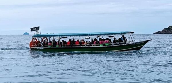 Bot pelancong tamak bawa penumpang lebih muatan