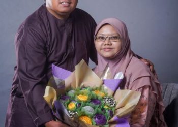 Cupcake bouquet Nur Fasihatul Hafizah bersama suami, Mohd. Azrie Rosli menerima sambutan menggalakkan daripada pelanggan.