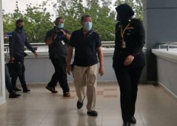 LAI Ching Wai hadir di Mahkamah Sesyen Seremban hari ini bagi didakwa atas 172 pertuduhan membantu menyembunyikan wang bernilai RM2.9 juta. - FOTO/NOR SHAFAWATI YUP