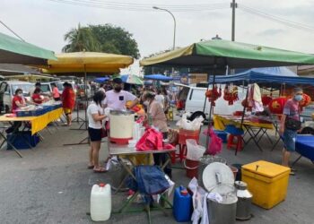 KEADAAN pasar malam di Pasar Malam Jalan Mesra, Taman Chi Liung, Klang Selangor di sini yang didapati segelintir peniaganya gagal mematuhi SOP ditetapkan.