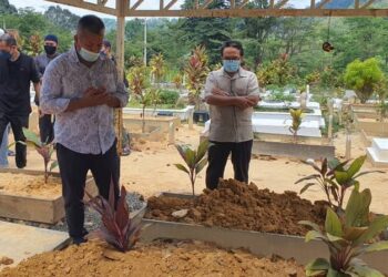 ALLAHYARHAM Wan Hamzah Awang atau Wahba disemadikan di  tanah perkuburan Bukit Legong, Kepong.