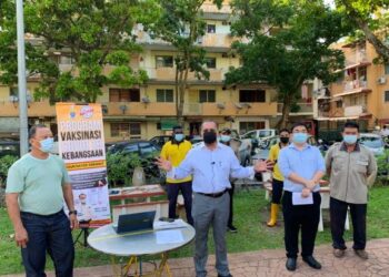 JAGDEEP Singh Deo ketika sidang akhbar mengenai isu pusat penyembelihan dan pengedaran ayam di pasar awam Taman Free School, Georgetown, Pulau Pinang.