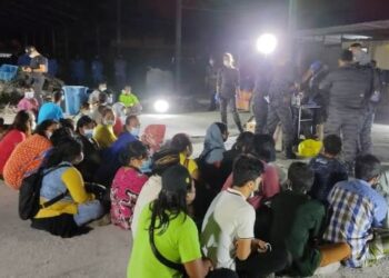 Jabatan Imigresen menggempur sarang   PATI   di Puchong semalam.