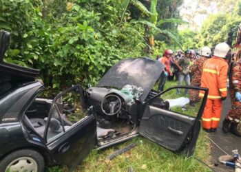 KEADAAN kereta Proton Wira yang terlibat dalam kemalangan membabitkan tiga kematian di Kampung Padang Lanjut, Kuala Nerang, Padang Terap, hari ini.