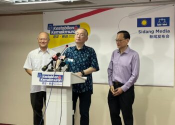 WEE Ka Siong dalam sidang akhbar berhubung PRU15 di Wisma MCA, Jalan Ampang, Kuala Lumpur.