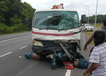 KEADAAN mangsa yang terlibat dalam kejadian kemalangan maut di Kilometer 139 Jalan Kuantan-Kuala Lumpur di Temerloh, Pahang.