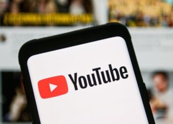 YouTube merupakan saluran pilihan dengan populariti yang terus meningkat di Malaysia. - GAMBAR HIASAN