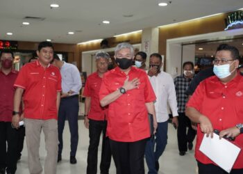 AHMAD Zahid Hamidi hadir pada Perjumpaan Presiden UMNO bersama Ketua-Ketua Bahagain UMNO di PWTC, Kuala Lumpur, hari ini. UTUSAN/MOHD FARIZWAN HASBULLAH